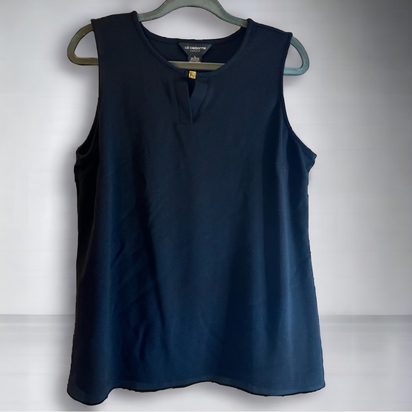 Liz Claiborne Tops - Like New Liz Claiborne Sleeveless Top with Gold Accent